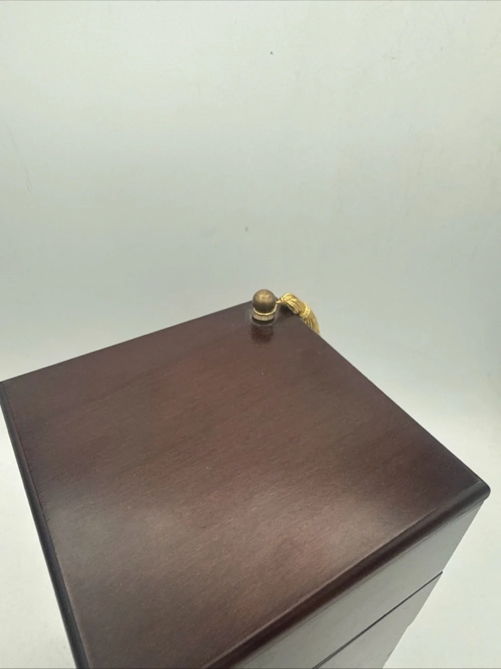 VTG 1996 The Bombay Company swivel mahogany wood 4 swivel drawer jewelry Box